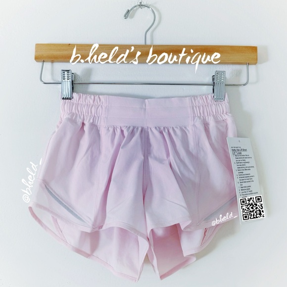 lululemon Hotty Hot Low-Rise Lined Short 2.5" Strawberry Milkshake Sz 2 New NWT - Picture 15 of 15